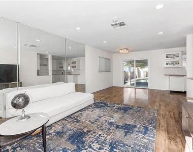 8827 Sylmar - Photo Thumbnail 2
