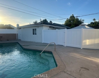 8827 Sylmar - Photo Thumbnail 11