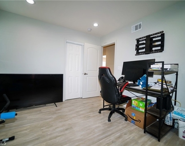 4700 Topanga Canyon - Photo Thumbnail 15