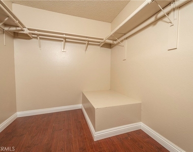 1439 N Elderberry Avenue - Photo Thumbnail 26