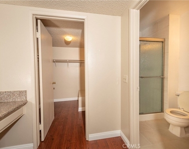 1439 N Elderberry Avenue - Photo Thumbnail 25
