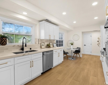 2020 Oak Valley - Photo Thumbnail 12