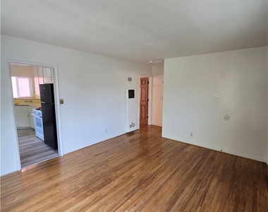 502 Cypress Avenue - Photo Thumbnail 12