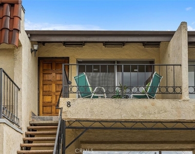 1130 W Huntington Drive - Photo Thumbnail 5