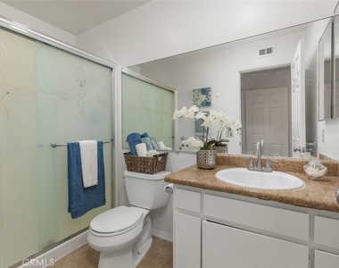 1130 W Huntington Drive - Photo Thumbnail 22