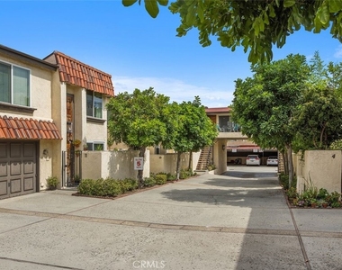 1130 W Huntington Drive - Photo Thumbnail 3