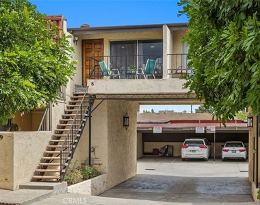 1130 W Huntington Drive - Photo Thumbnail 2