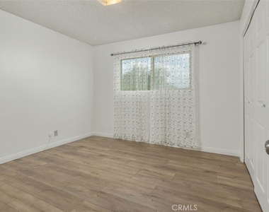 1130 W Huntington Drive - Photo Thumbnail 16