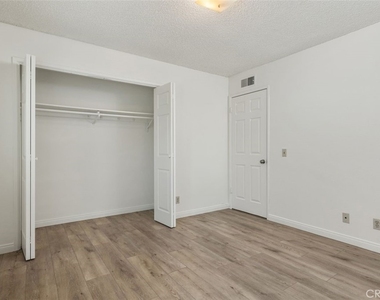1130 W Huntington Drive - Photo Thumbnail 17