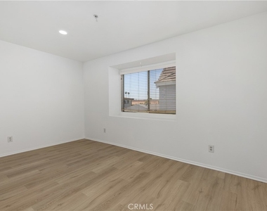 1522 S Baldwin Avenue - Photo Thumbnail 17
