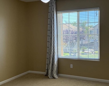 533 Stirling Ct - Photo Thumbnail 10
