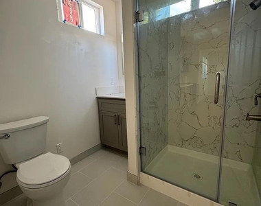 1632 Wayne Ave - Photo Thumbnail 11