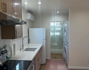 1632 Wayne Ave - Photo Thumbnail 10