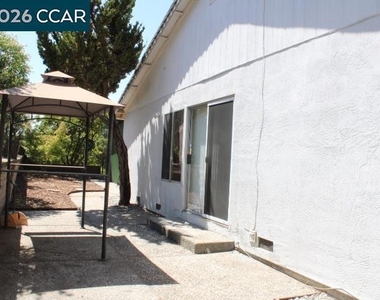 190 Iris Rd - Photo Thumbnail 31