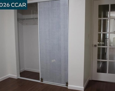 190 Iris Rd - Photo Thumbnail 16