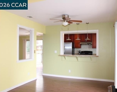 190 Iris Rd - Photo Thumbnail 6