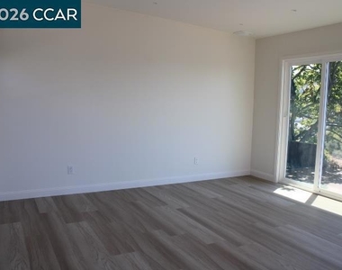 190 Iris Rd - Photo Thumbnail 38