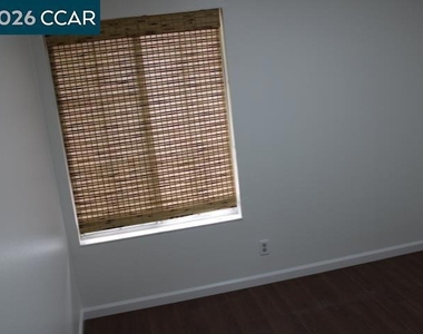 190 Iris Rd - Photo Thumbnail 17