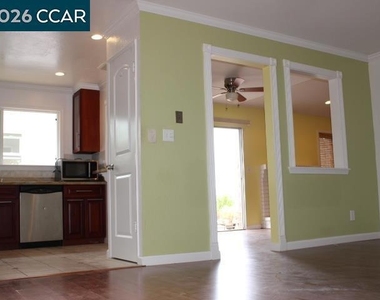 190 Iris Rd - Photo Thumbnail 9