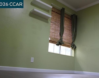 190 Iris Rd - Photo Thumbnail 19