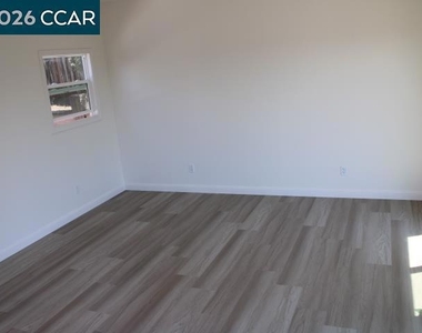 190 Iris Rd - Photo Thumbnail 37