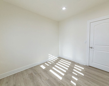 801 N Alexandria Avenue - Photo Thumbnail 13