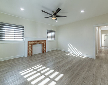 801 N Alexandria Avenue - Photo Thumbnail 4