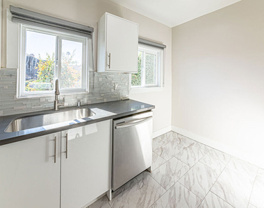 801 N Alexandria Avenue - Photo Thumbnail 3