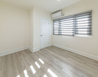 801 N Alexandria Avenue - Photo Thumbnail 12