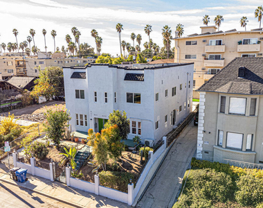 801 N Alexandria Avenue - Photo Thumbnail 16