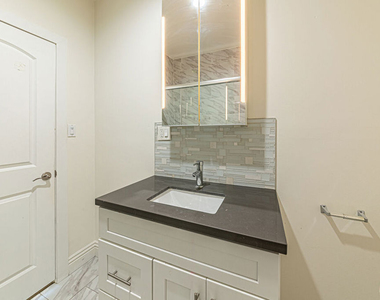 801 N Alexandria Avenue - Photo Thumbnail 6