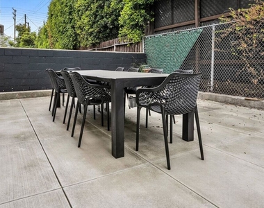 149 S Hayworth Avenue - Photo Thumbnail 16