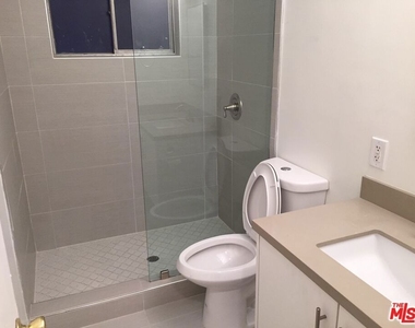 149 S Hayworth Avenue - Photo Thumbnail 13