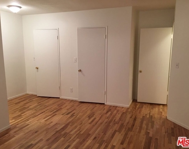 149 S Hayworth Avenue - Photo Thumbnail 12
