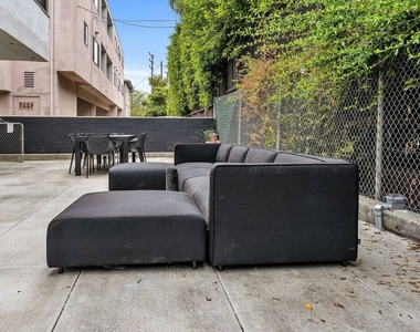 149 S Hayworth Avenue - Photo Thumbnail 17