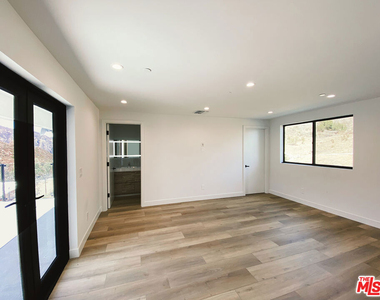 1700 Cadenhorn Drive - Photo Thumbnail 21