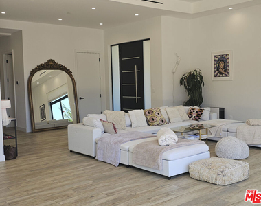 1700 Cadenhorn Drive - Photo Thumbnail 4