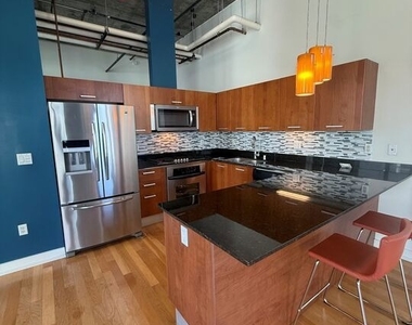 645 W 9th Street - Photo Thumbnail 6
