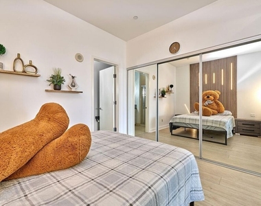 3810 Wilshire Boulevard - Photo Thumbnail 18