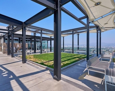 3810 Wilshire Boulevard - Photo Thumbnail 36