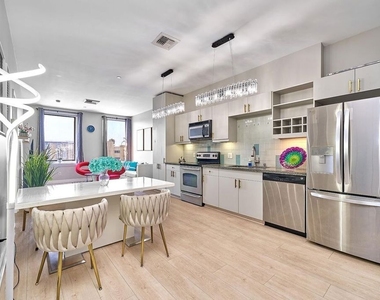 3810 Wilshire Boulevard - Photo Thumbnail 2
