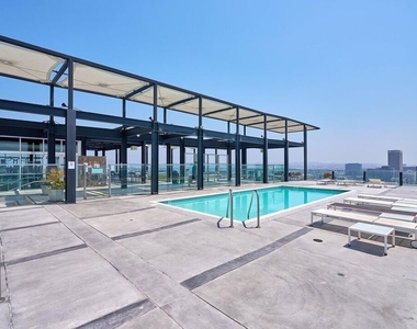 3810 Wilshire Boulevard - Photo Thumbnail 41
