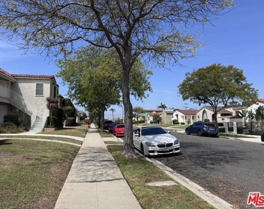 2504 W 85th Street - Photo Thumbnail 12