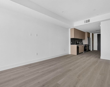 1808 Lincoln Boulevard - Photo Thumbnail 7