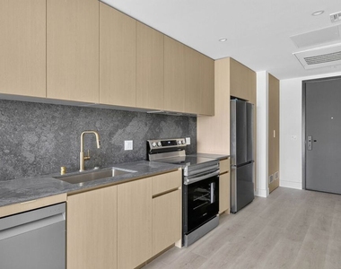 1808 Lincoln Boulevard - Photo Thumbnail 9