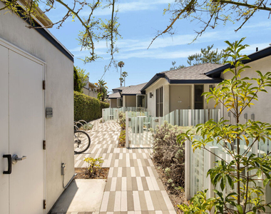 1446 Yale Street - Photo Thumbnail 9