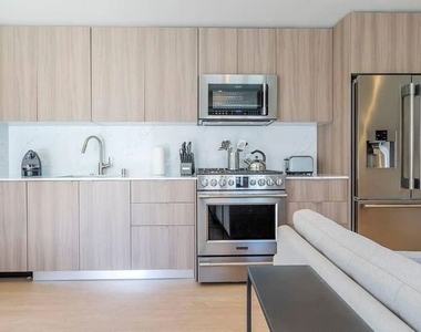 1446 Yale Street - Photo Thumbnail 4