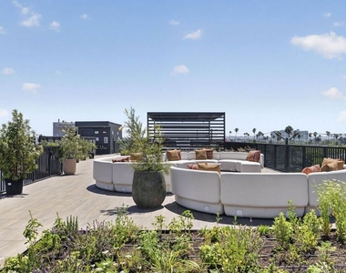 1808 Lincoln Boulevard - Photo Thumbnail 18