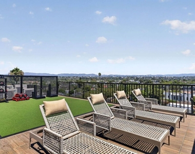1808 Lincoln Boulevard - Photo Thumbnail 11