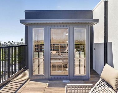 1808 Lincoln Boulevard - Photo Thumbnail 16